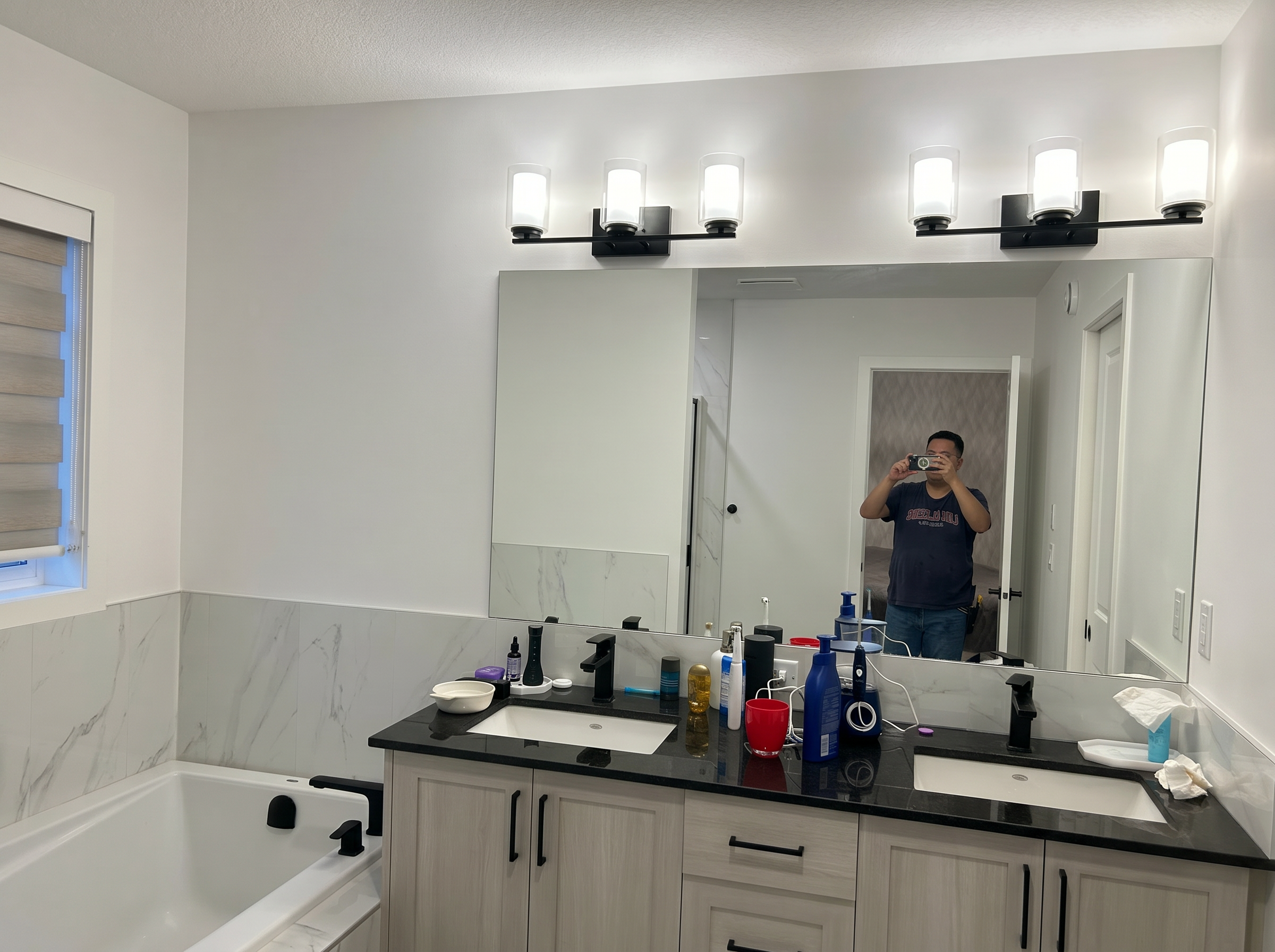 Before, /__l5e/assets-v1/51c2fc50-6c35-4418-a6b2-5f3870d63928/bathroom-master-before.jpg