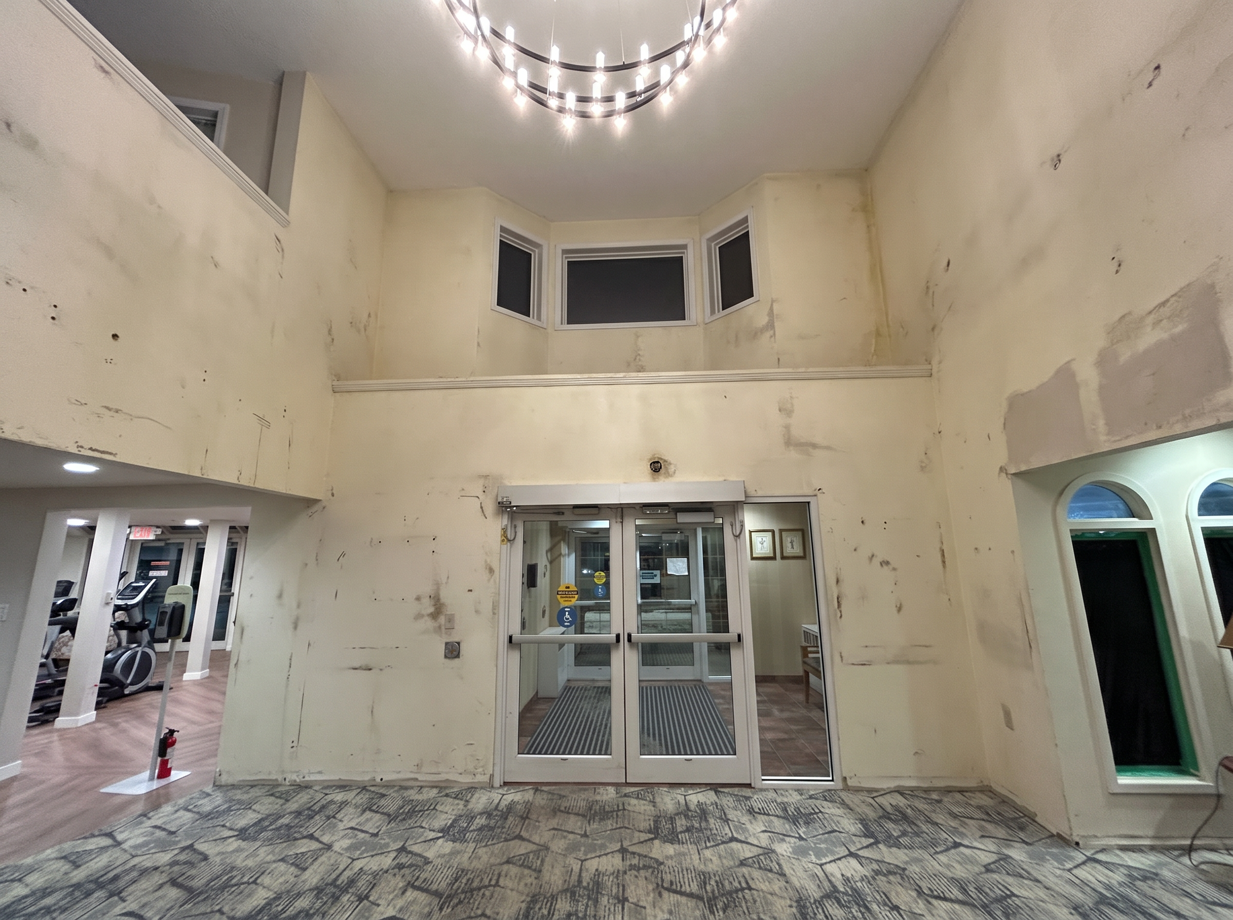 Before, /__l5e/assets-v1/c016e8a7-9b98-4026-8945-f16cdb6d198f/senior-living-calgary-before.jpg