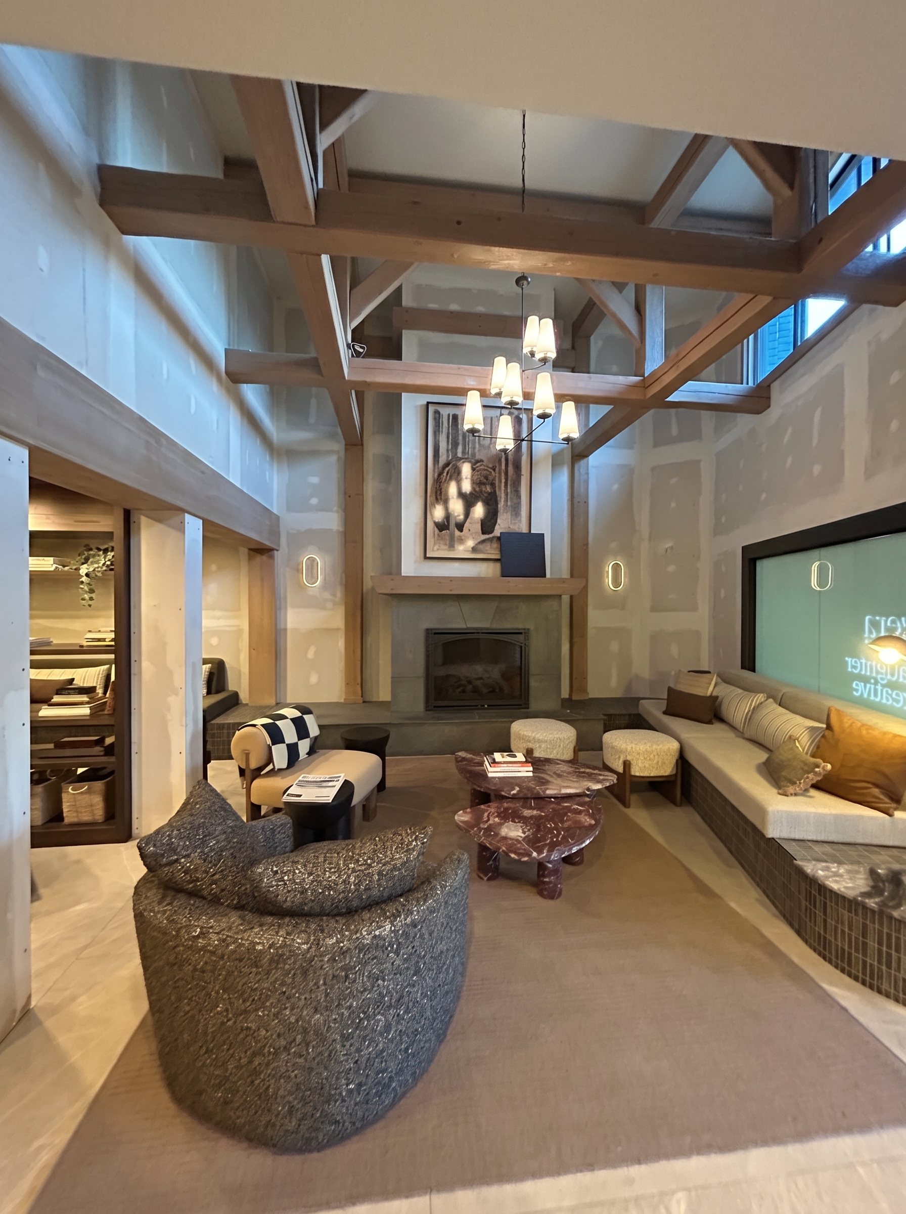 Before, /__l5e/assets-v1/f76ae30c-940e-4746-be6a-32c084b1b3bc/hotel-banff-lobby-before.jpg